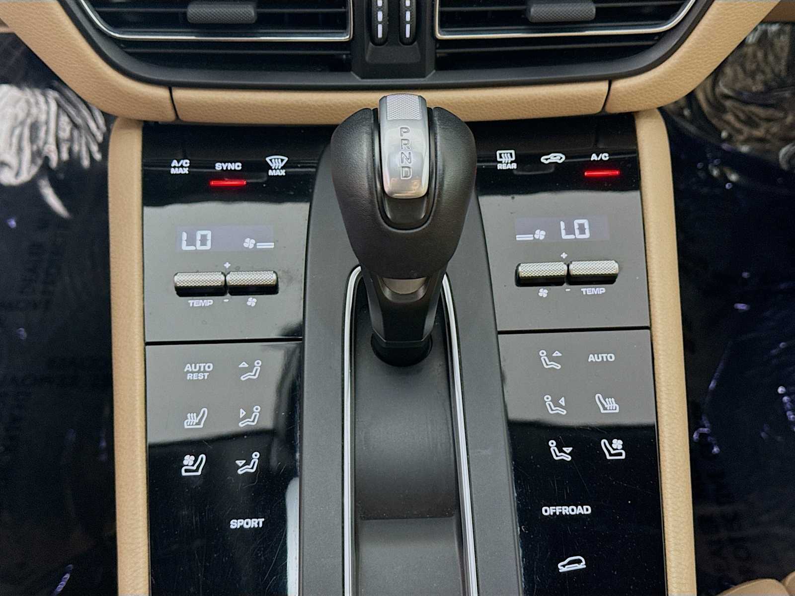 Thumbnail: 2022 Porsche Macan - 13