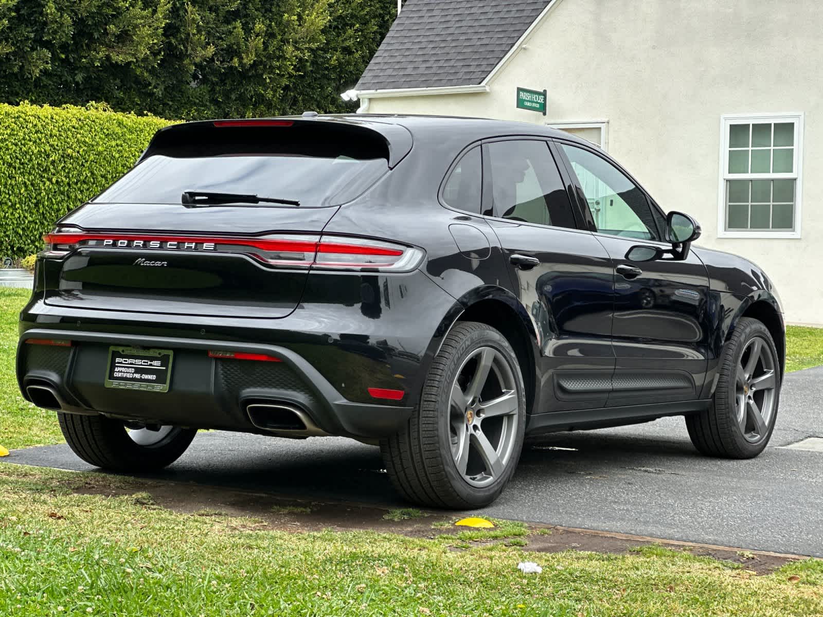 Thumbnail: 2026 Porsche Macan - 8