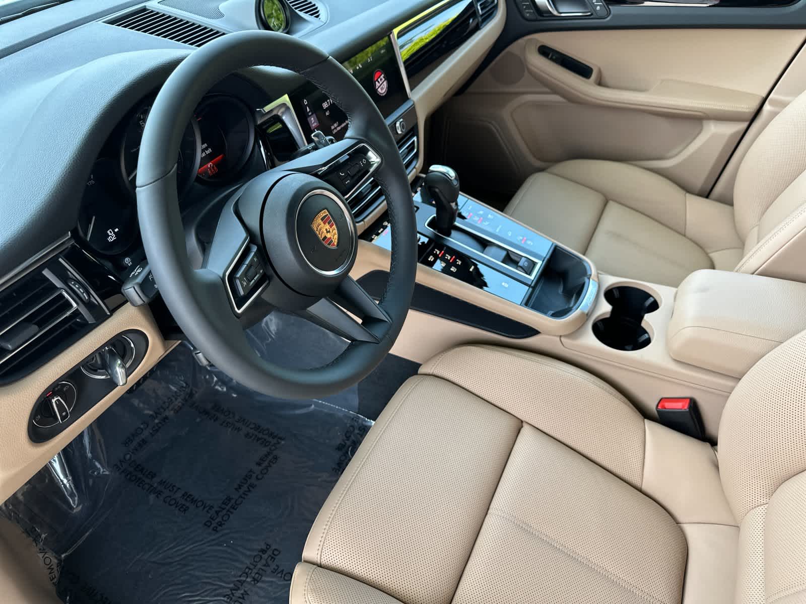 Thumbnail: 2026 Porsche Macan - 4