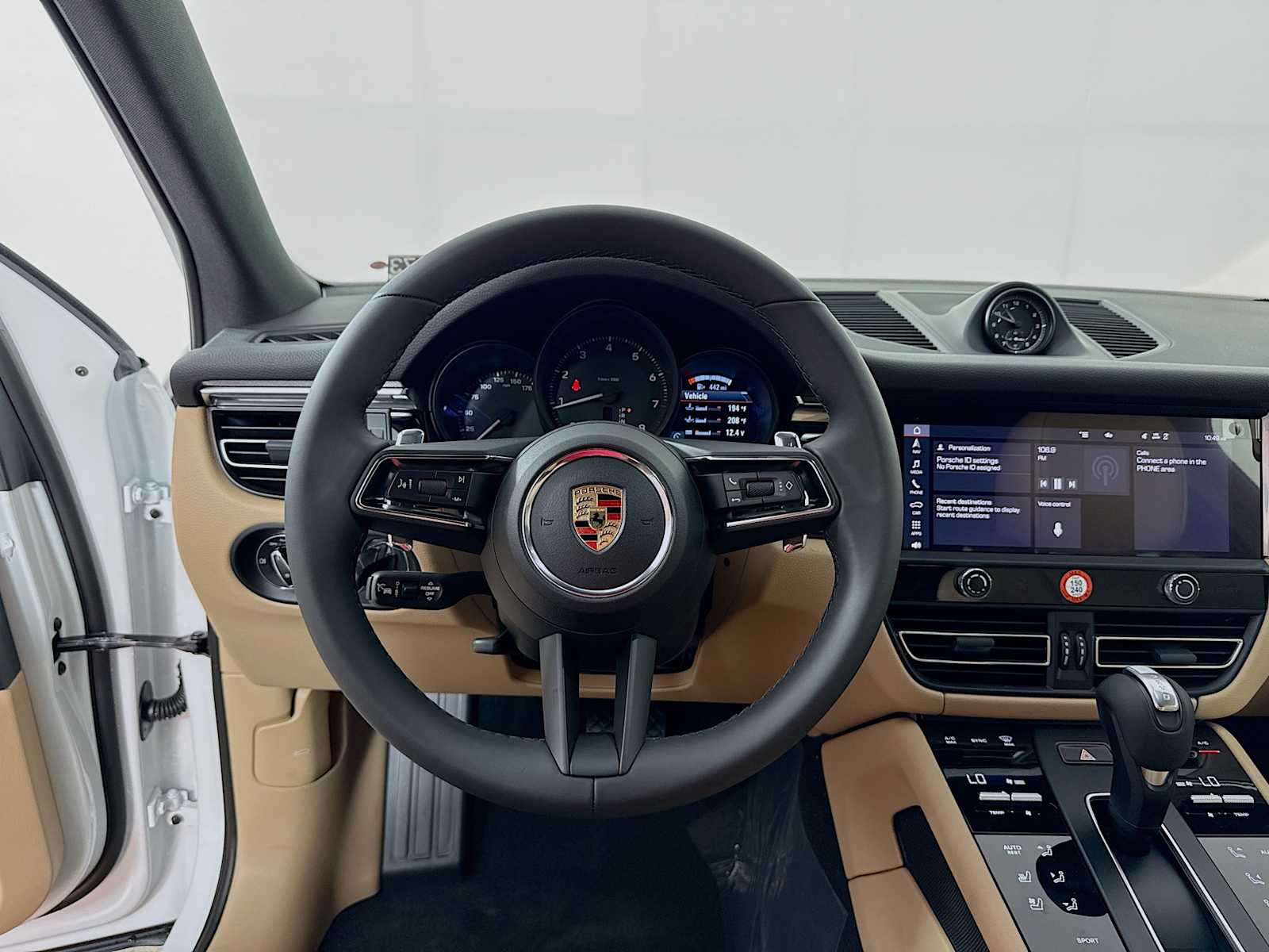 Thumbnail: 2026 Porsche Macan - 12