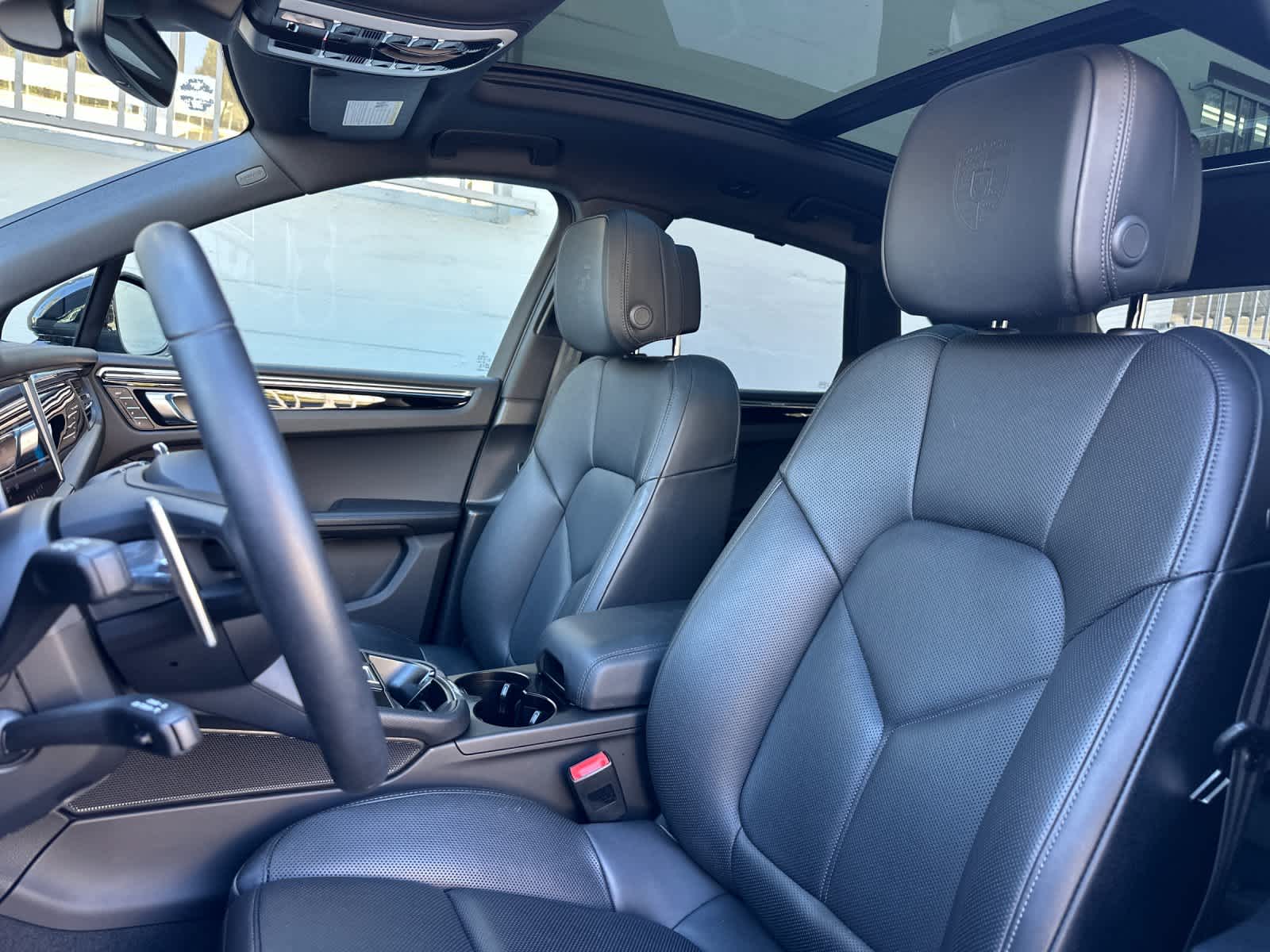 Thumbnail: 2025 Porsche Macan - 5