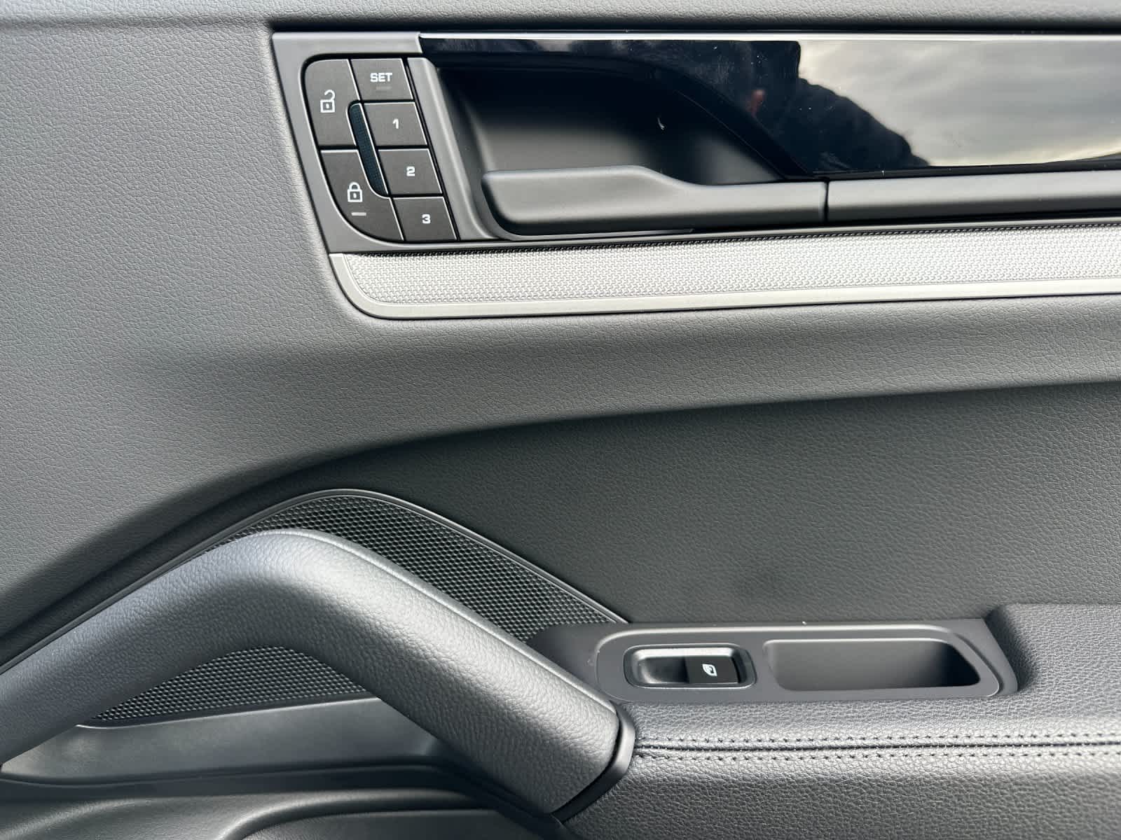 Thumbnail: 2026 Porsche Cayenne - 19