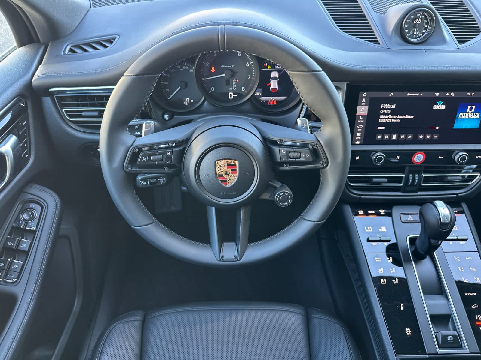 Thumbnail: 2026 Porsche Macan - 15