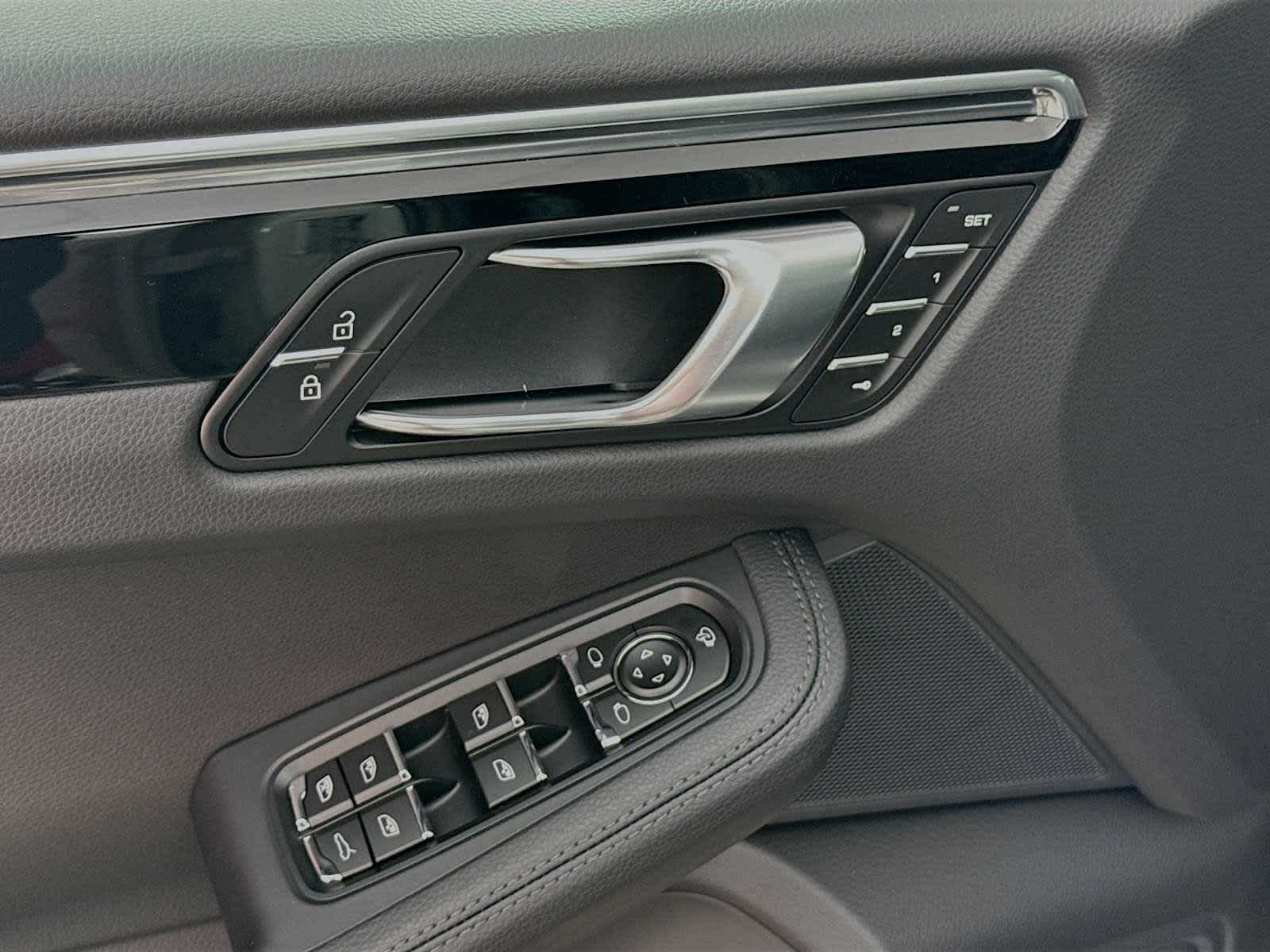 Thumbnail: 2026 Porsche Macan - 16