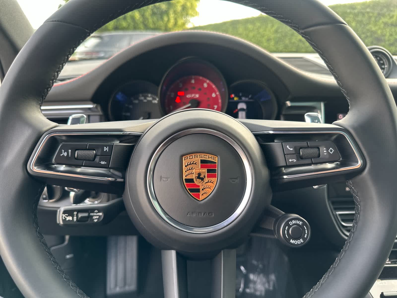 Thumbnail: 2026 Porsche Macan - 27