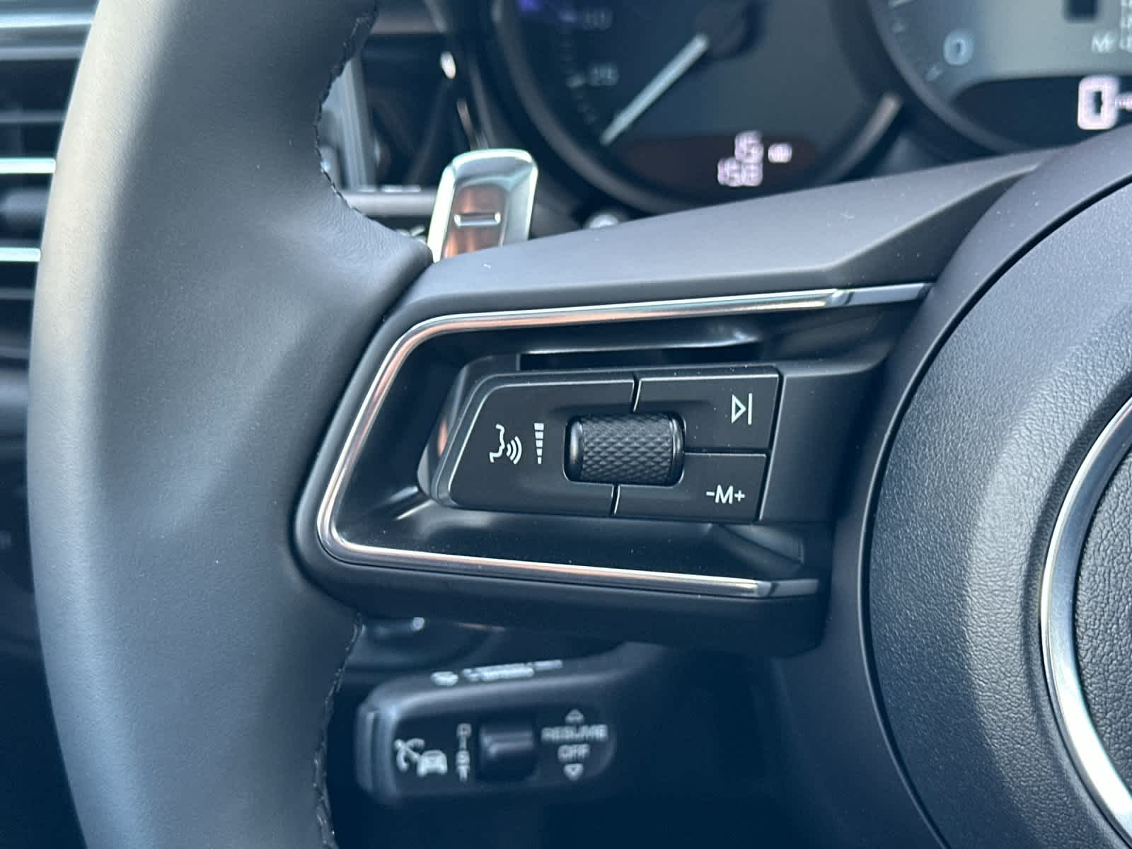 Thumbnail: 2026 Porsche Macan - 28