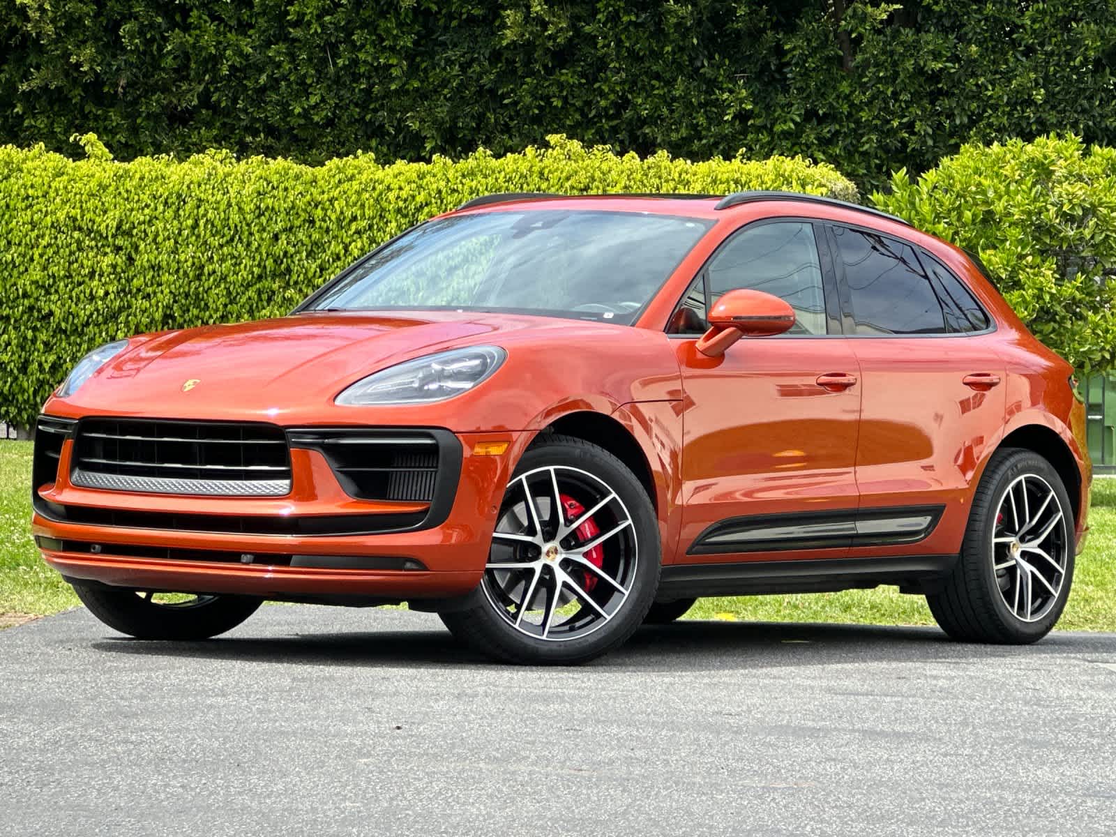 Thumbnail: 2022 Porsche Macan - 1