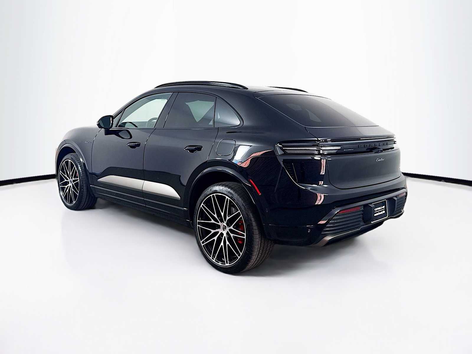 Thumbnail: 2025 Porsche Macan - 3