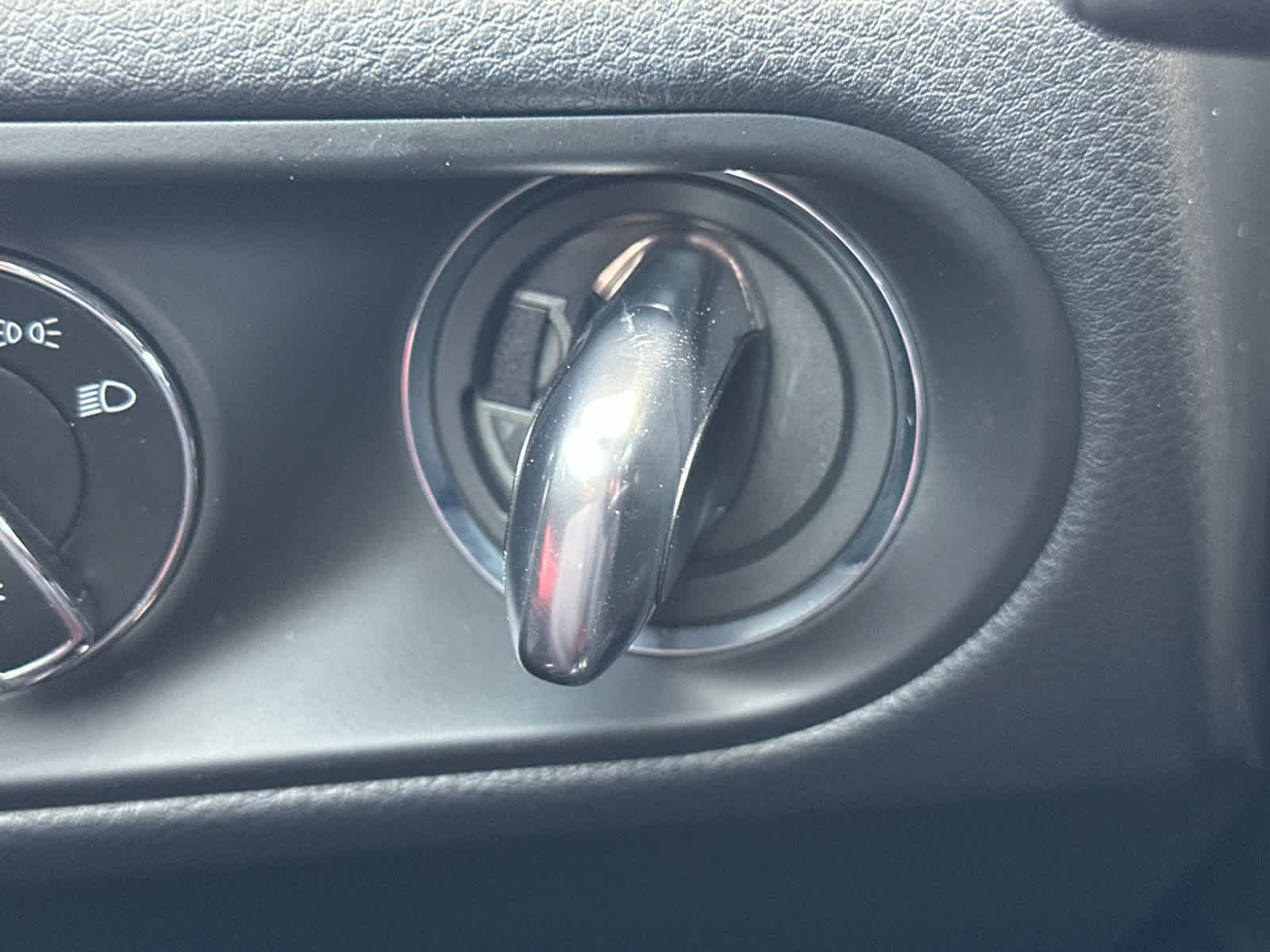 Thumbnail: 2025 Porsche Macan - 26