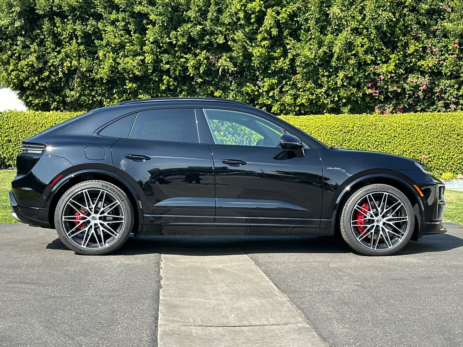 Thumbnail: 2025 Porsche Macan - 9