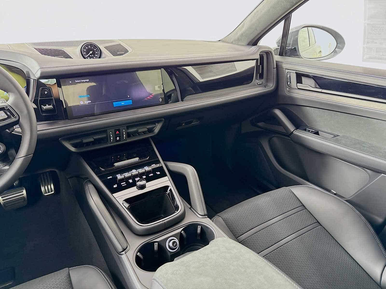 Thumbnail: 2025 Porsche Cayenne - 19