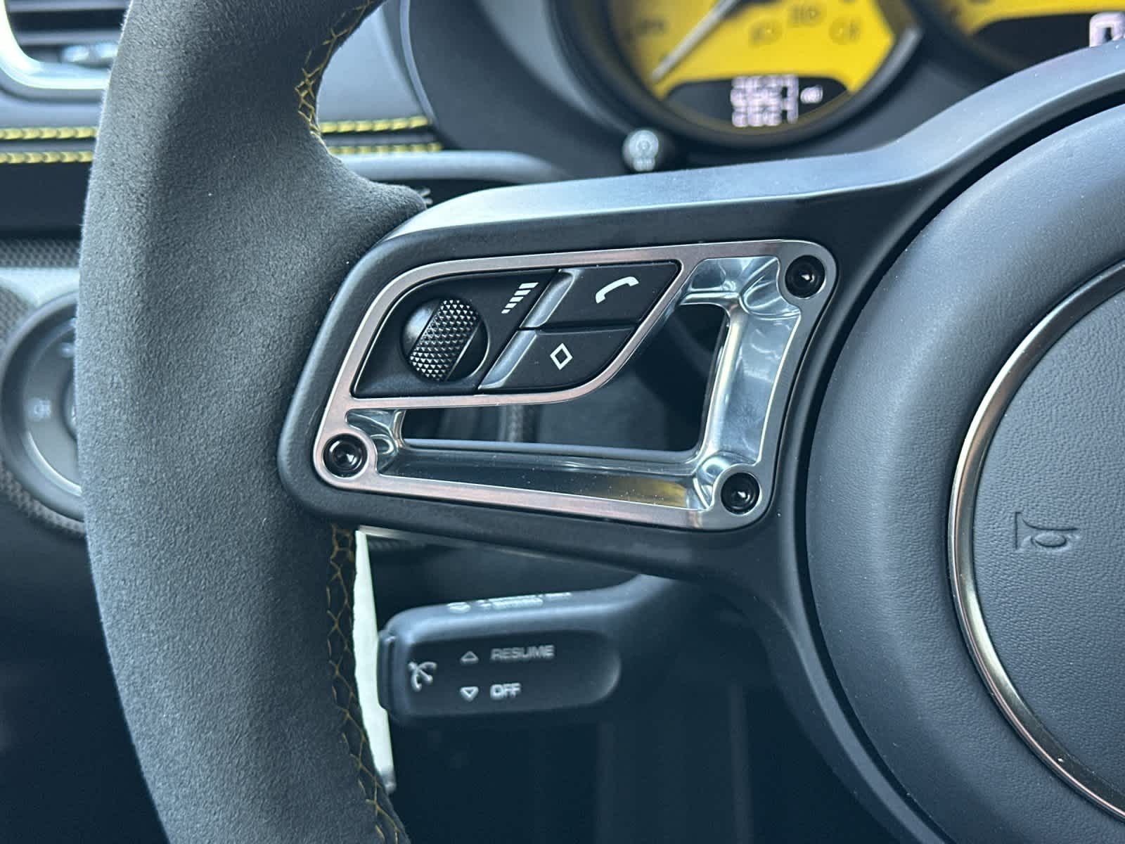 Thumbnail: 2022 Porsche  - 21