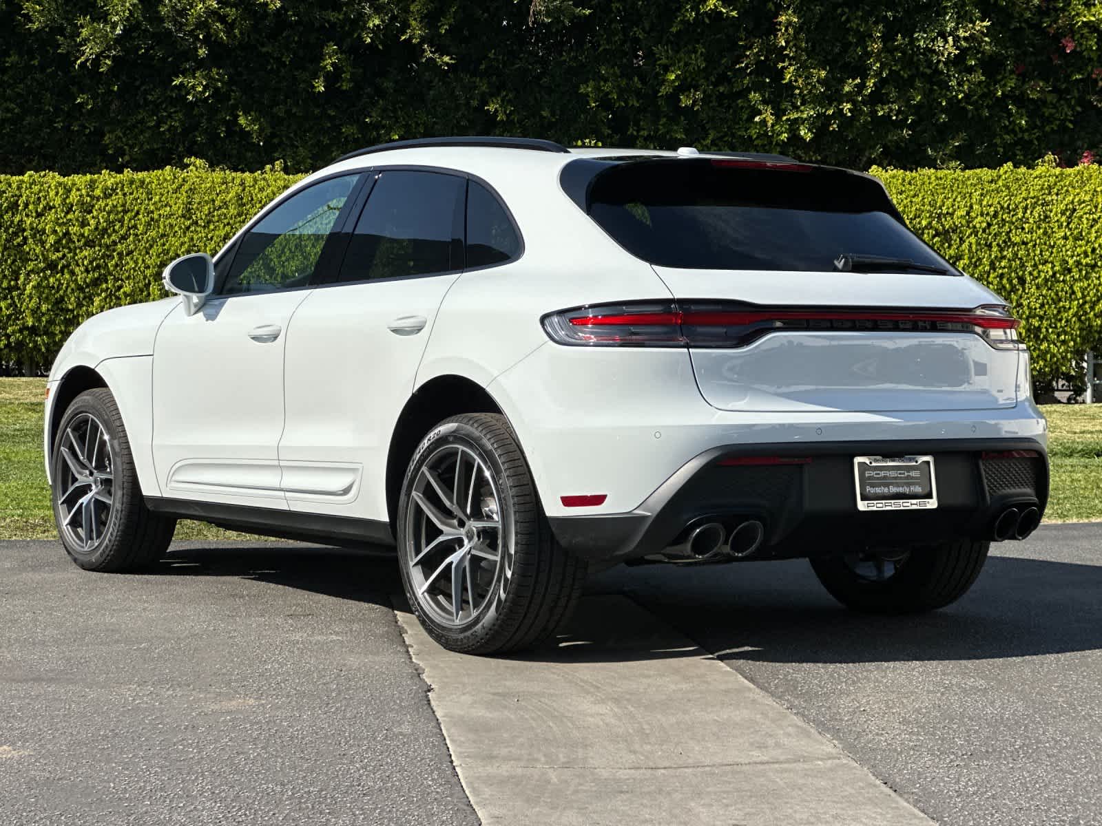 Thumbnail: 2026 Porsche Macan - 3