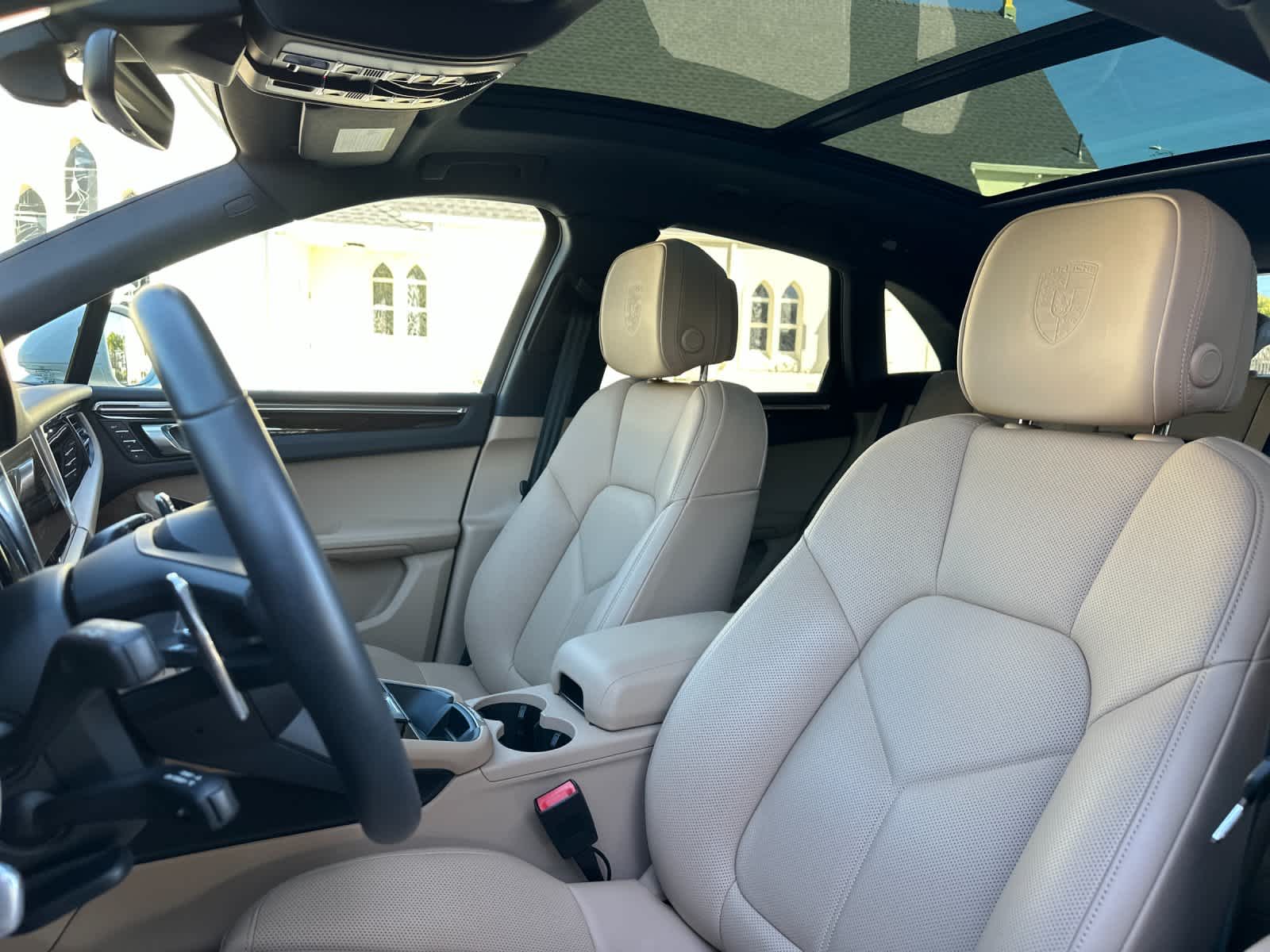 Thumbnail: 2025 Porsche Macan - 5