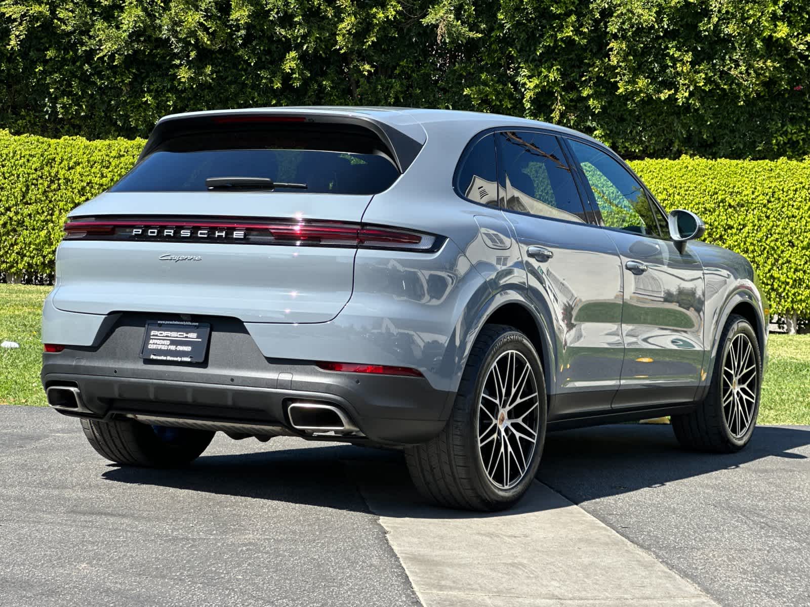 Thumbnail: 2025 Porsche Cayenne - 8