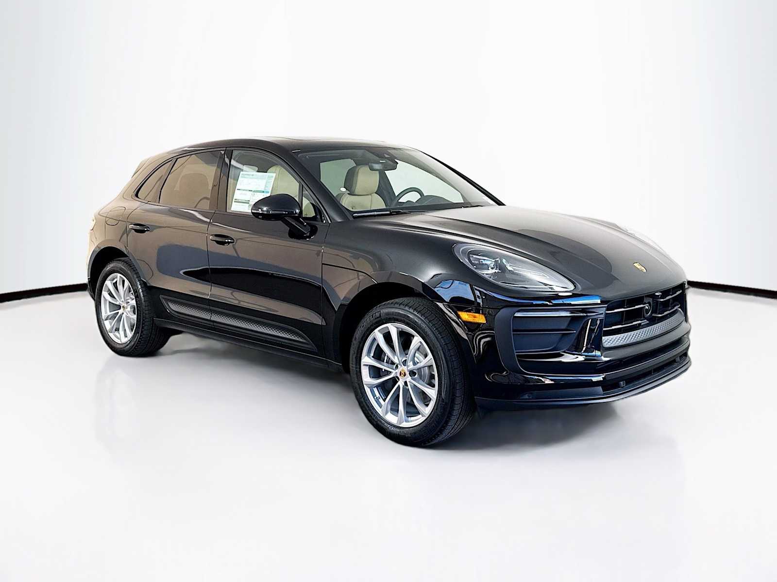 Thumbnail: 2026 Porsche Macan - 7