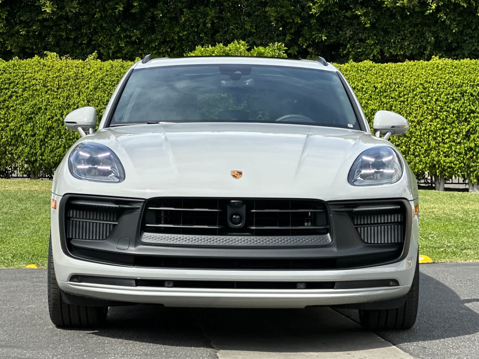 Thumbnail: 2026 Porsche Macan - 11