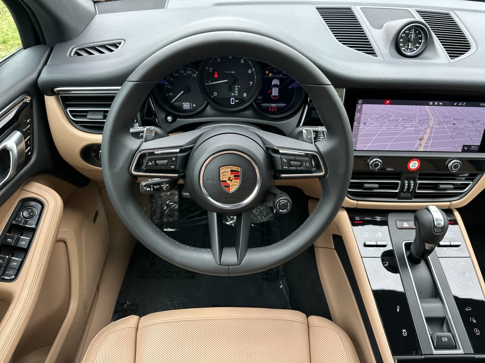 Thumbnail: 2025 Porsche Macan - 15