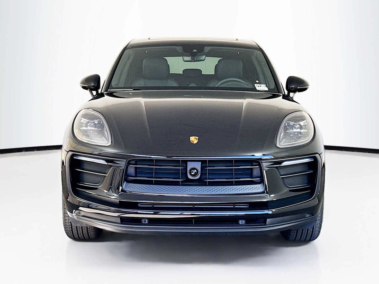 Thumbnail: 2026 Porsche Macan - 6
