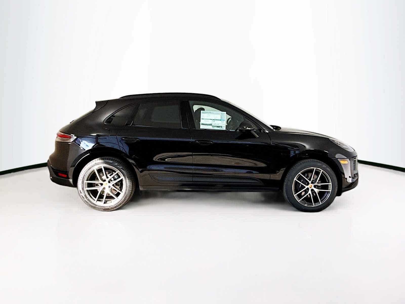 Thumbnail: 2026 Porsche Macan - 8