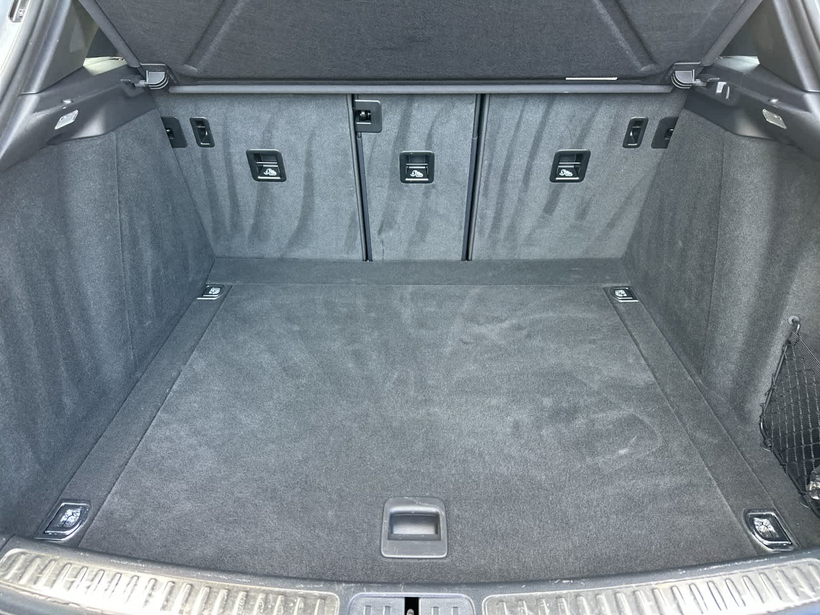 Thumbnail: 2025 Porsche Macan - 16