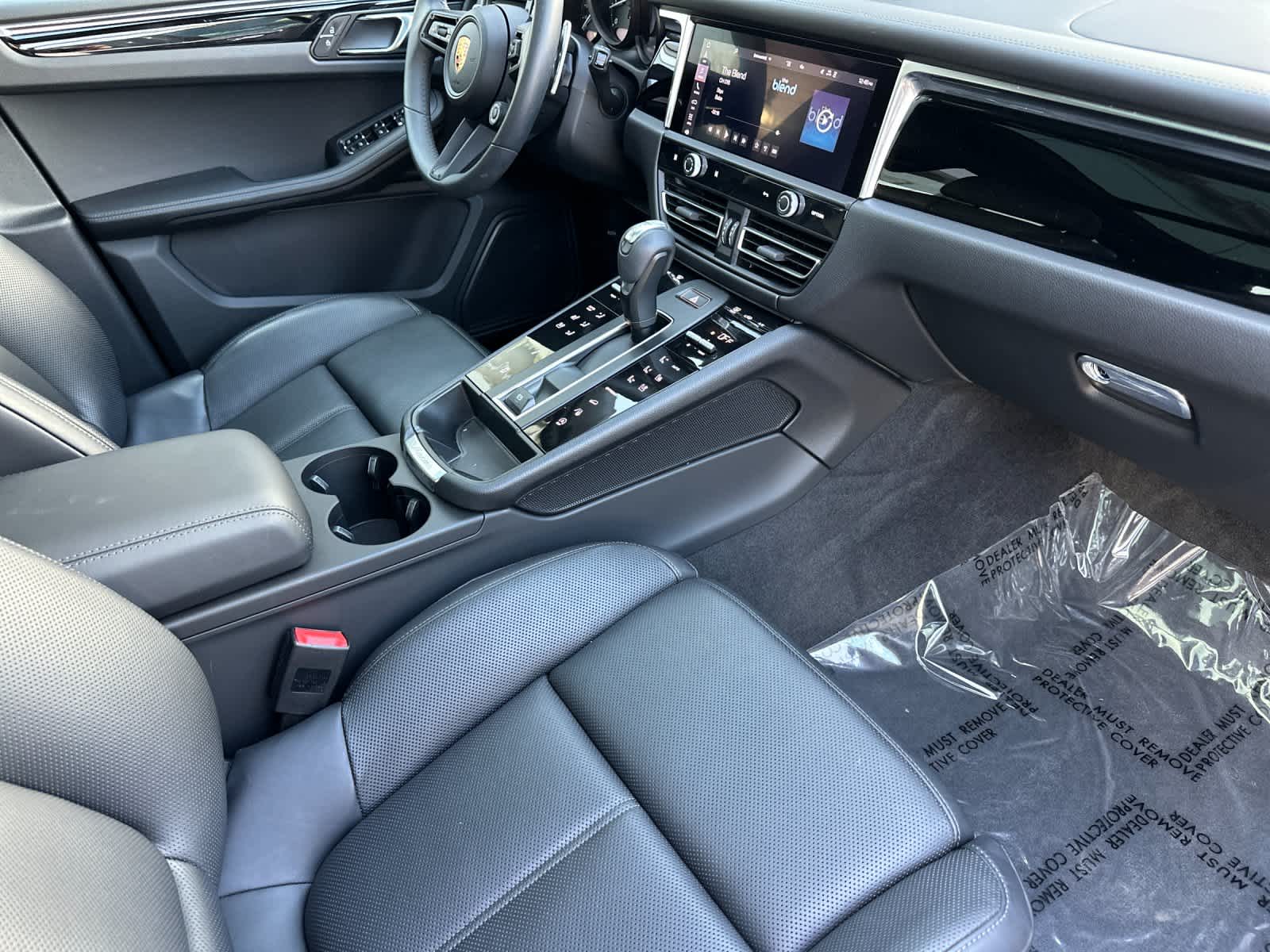 Thumbnail: 2025 Porsche Macan - 17