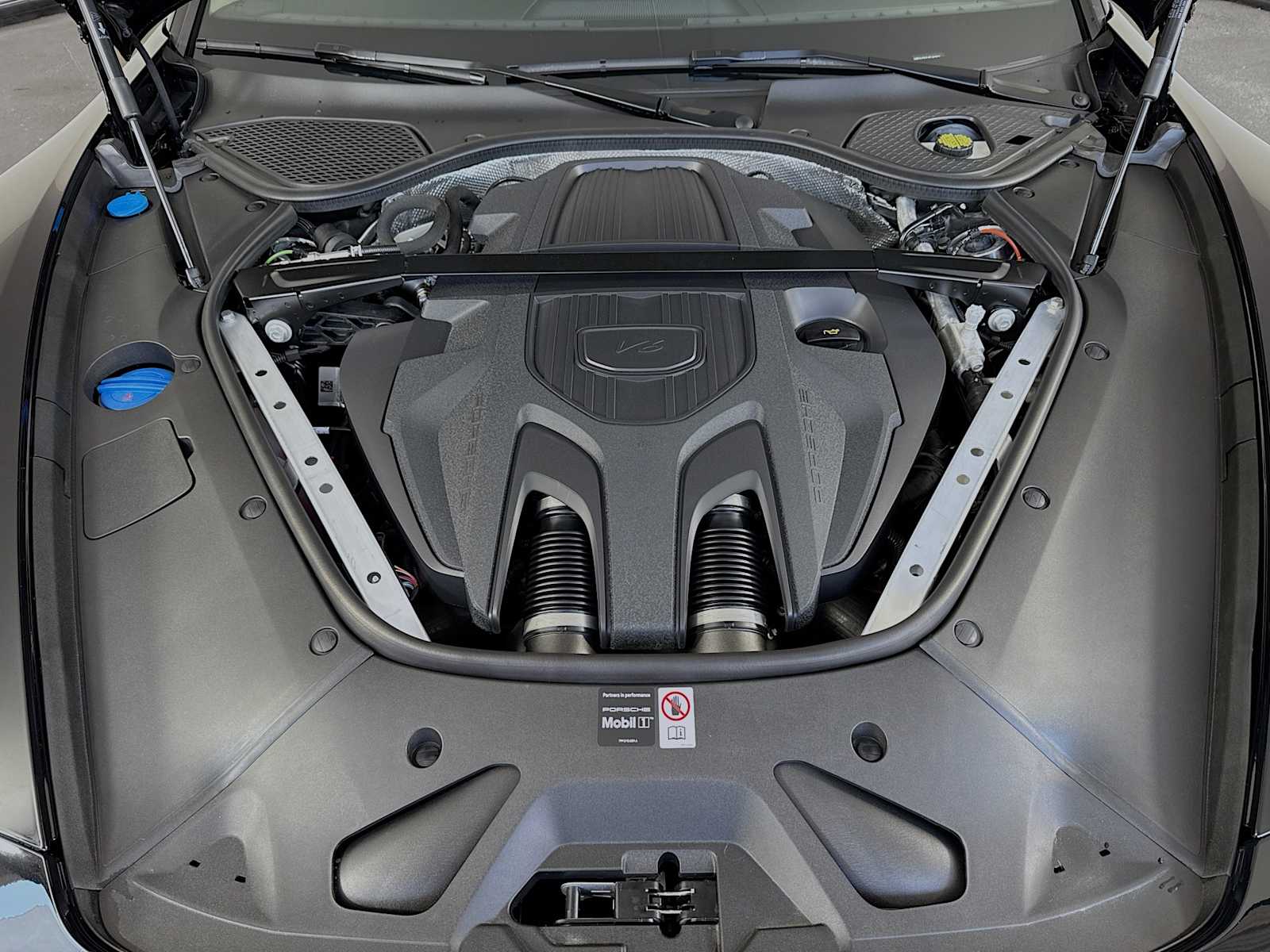 Thumbnail: 2025 Porsche Panamera - 23