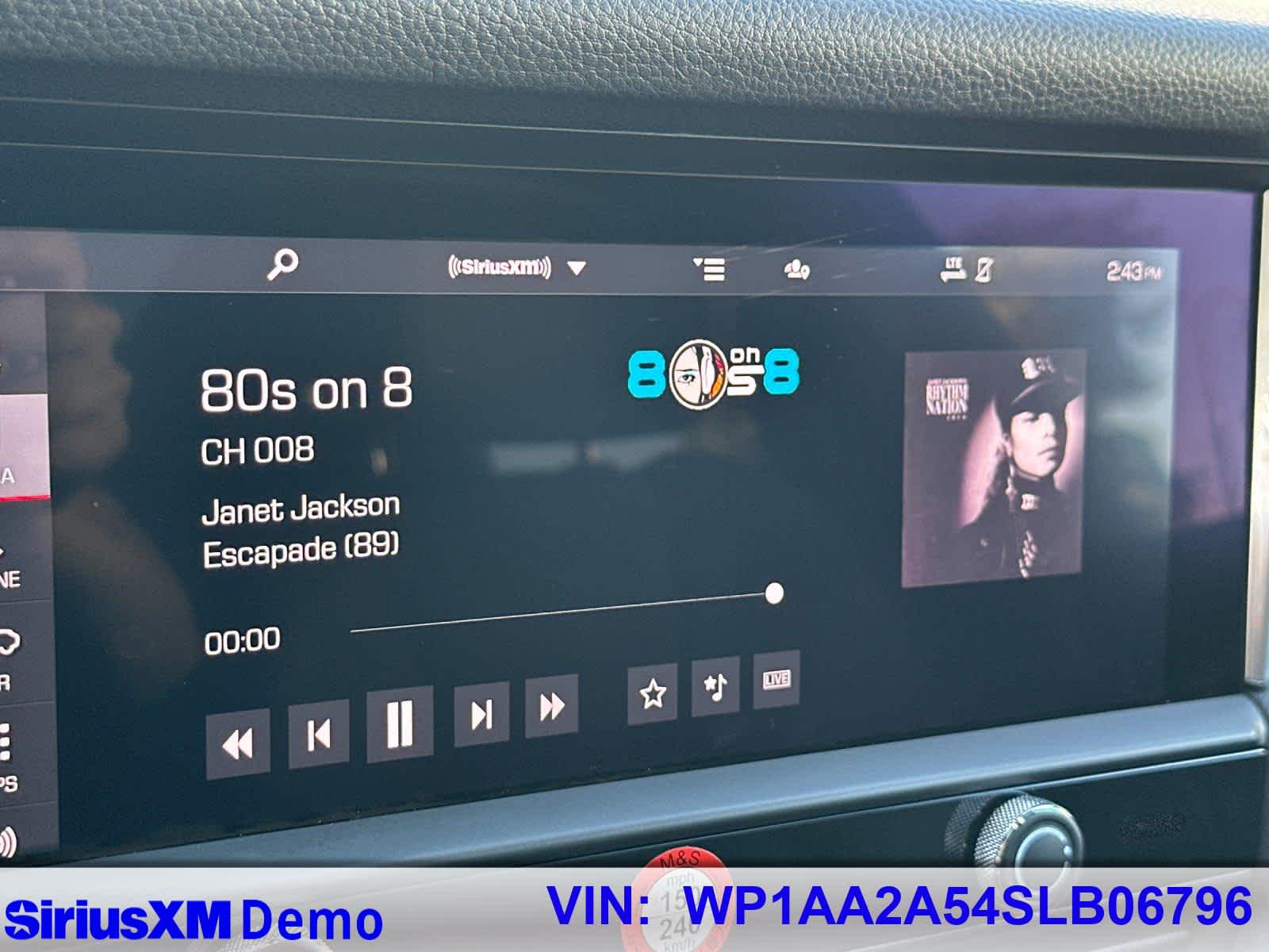 Thumbnail: 2025 Porsche Macan - 32