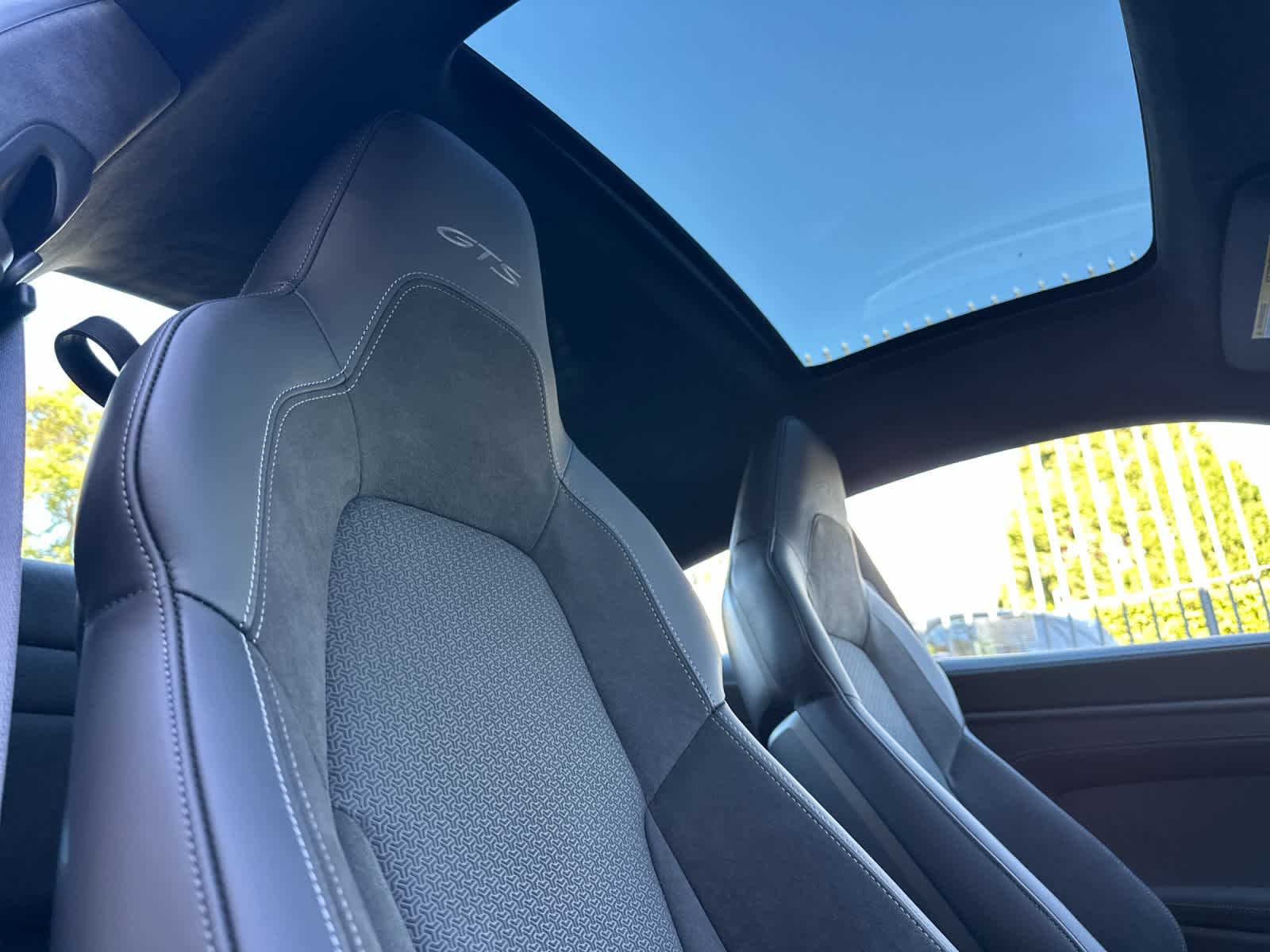 Thumbnail: 2026 Porsche 911 - 14