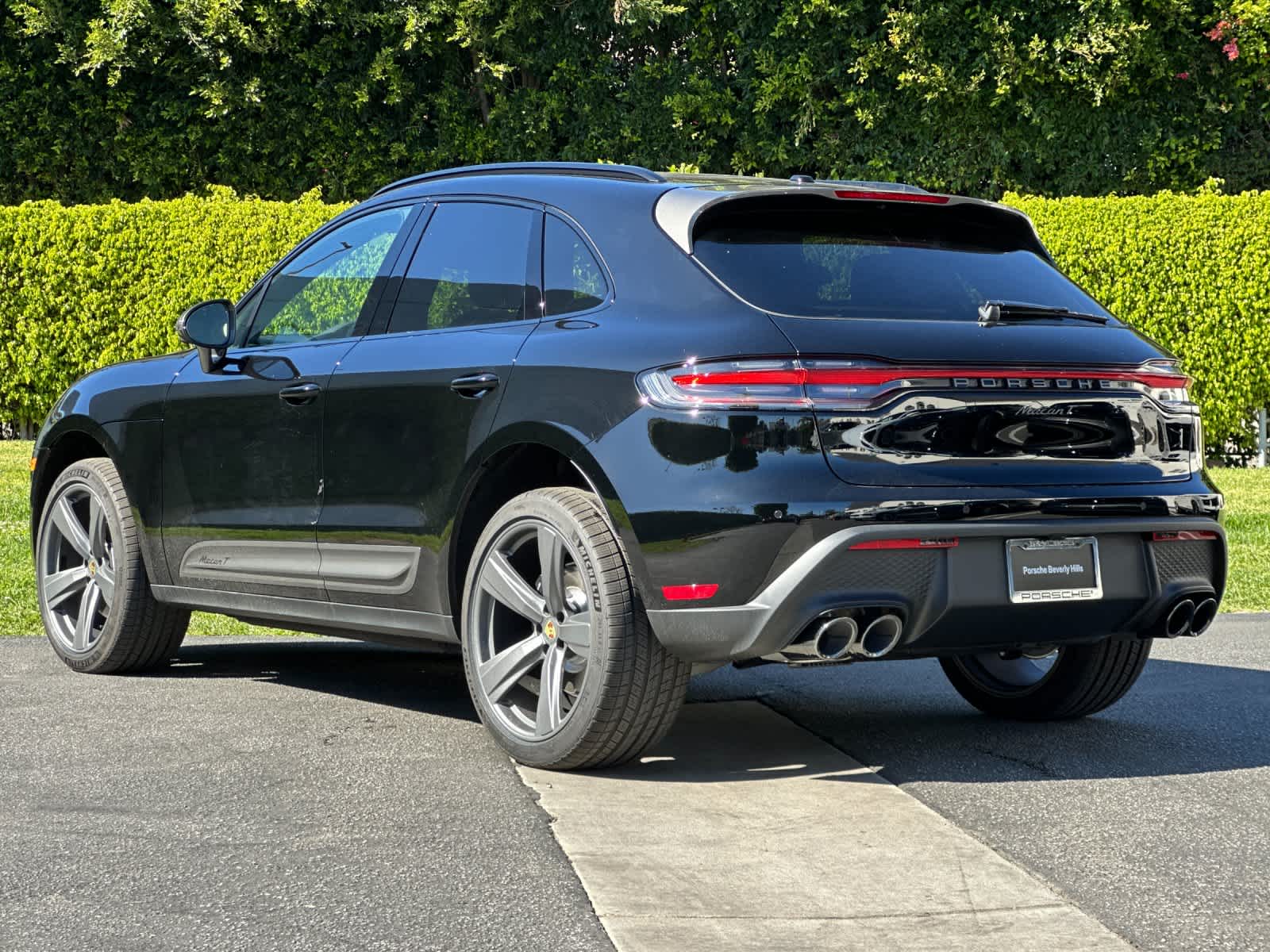 Thumbnail: 2026 Porsche Macan - 3