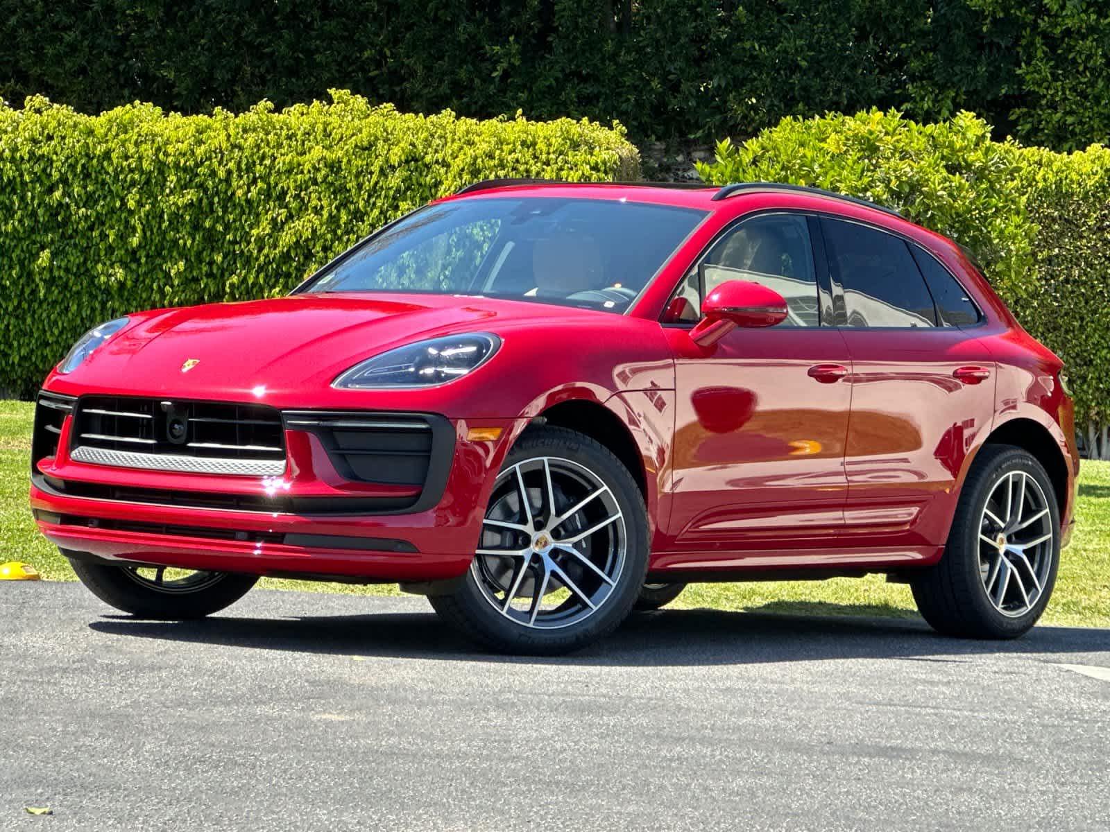 Thumbnail: 2026 Porsche Macan - 1