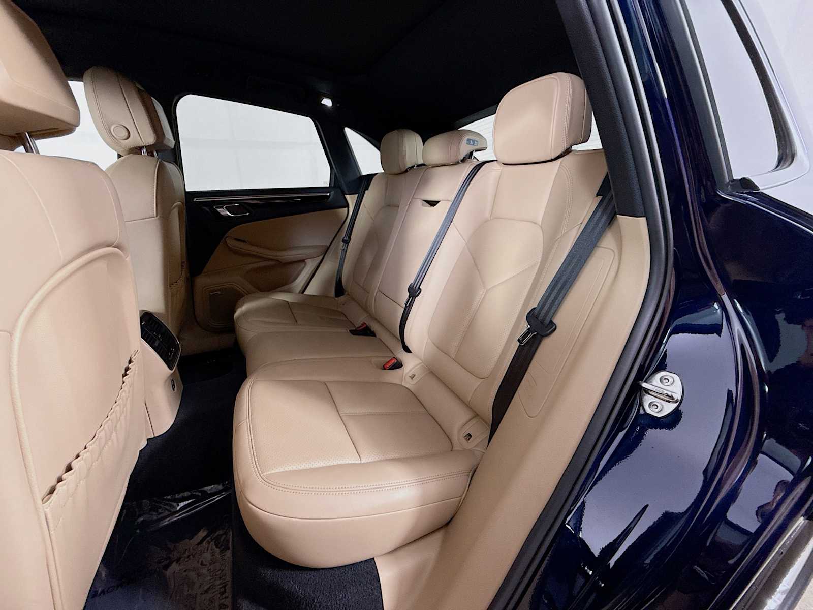 Thumbnail: 2022 Porsche Macan - 18