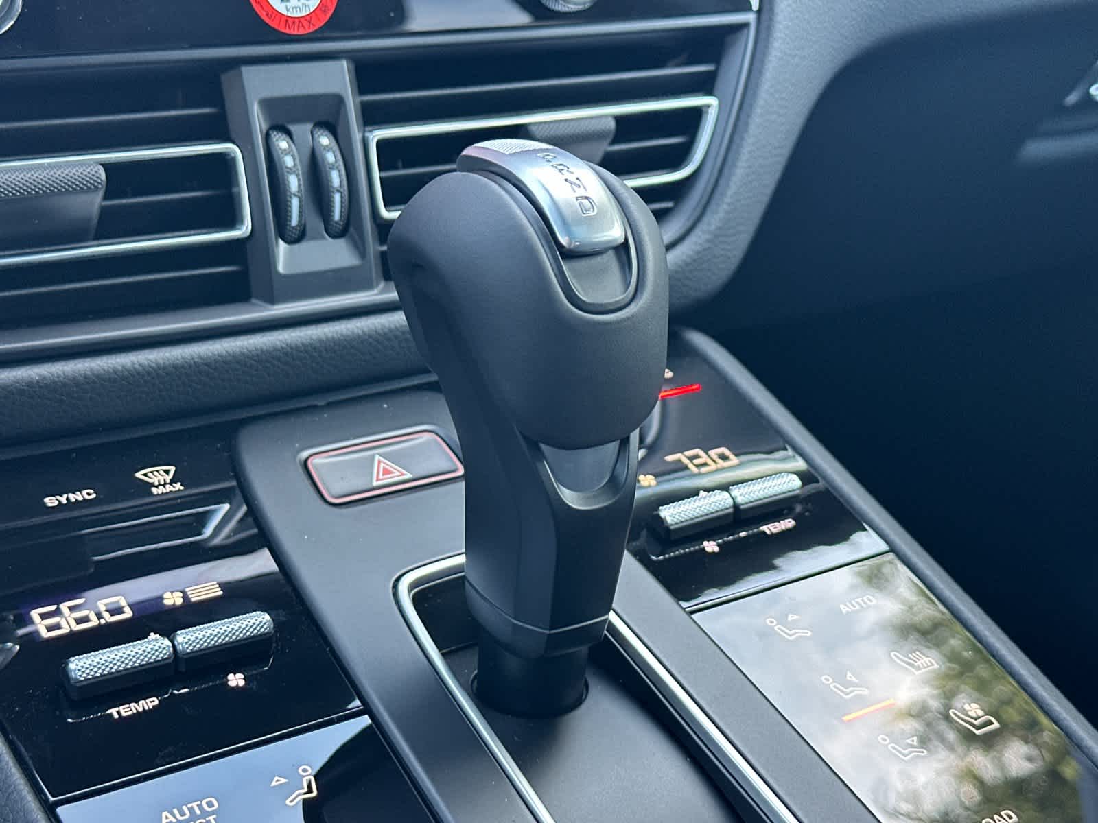 Thumbnail: 2026 Porsche Macan - 25