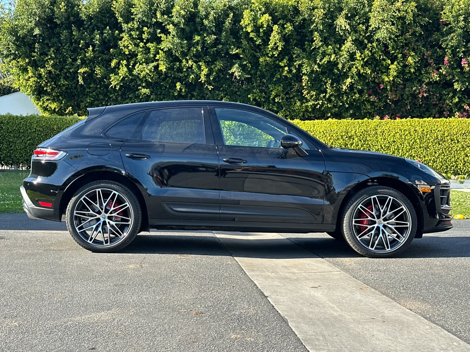 Thumbnail: 2026 Porsche Macan - 9