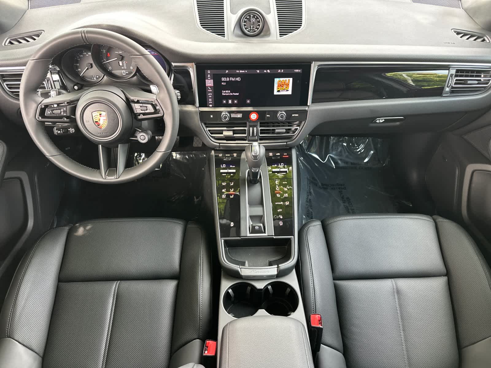 Thumbnail: 2026 Porsche Macan - 6