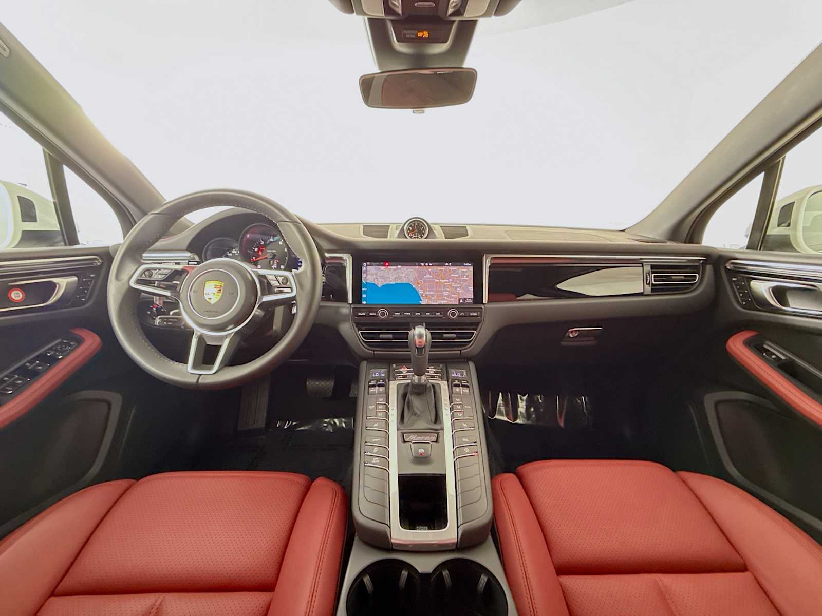 Thumbnail: 2021 Porsche Macan - 27