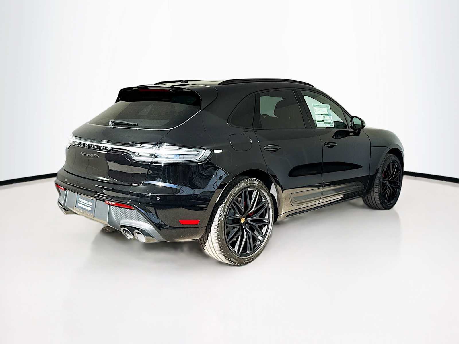 Thumbnail: 2026 Porsche Macan - 9