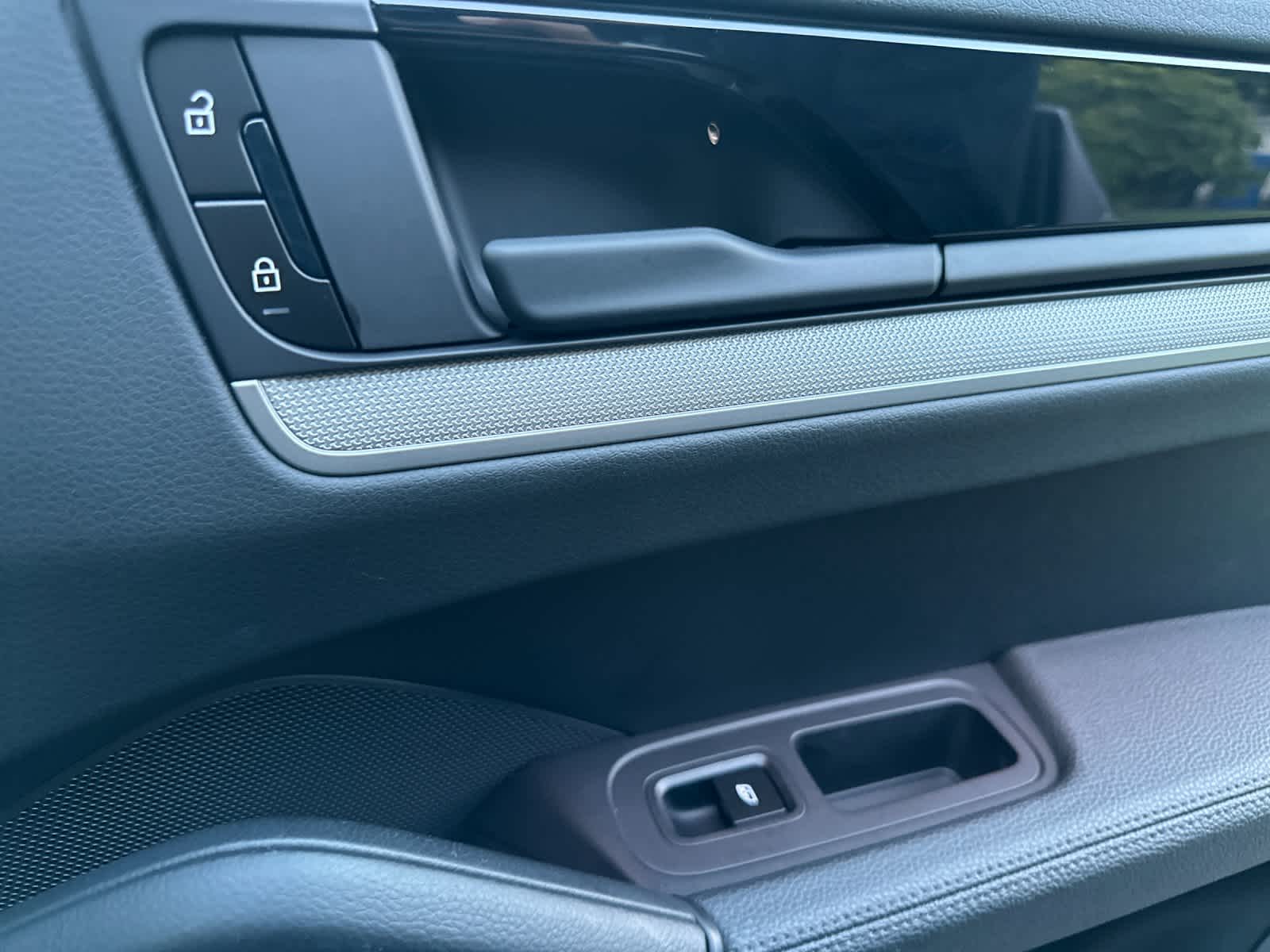 Thumbnail: 2025 Porsche Cayenne - 19