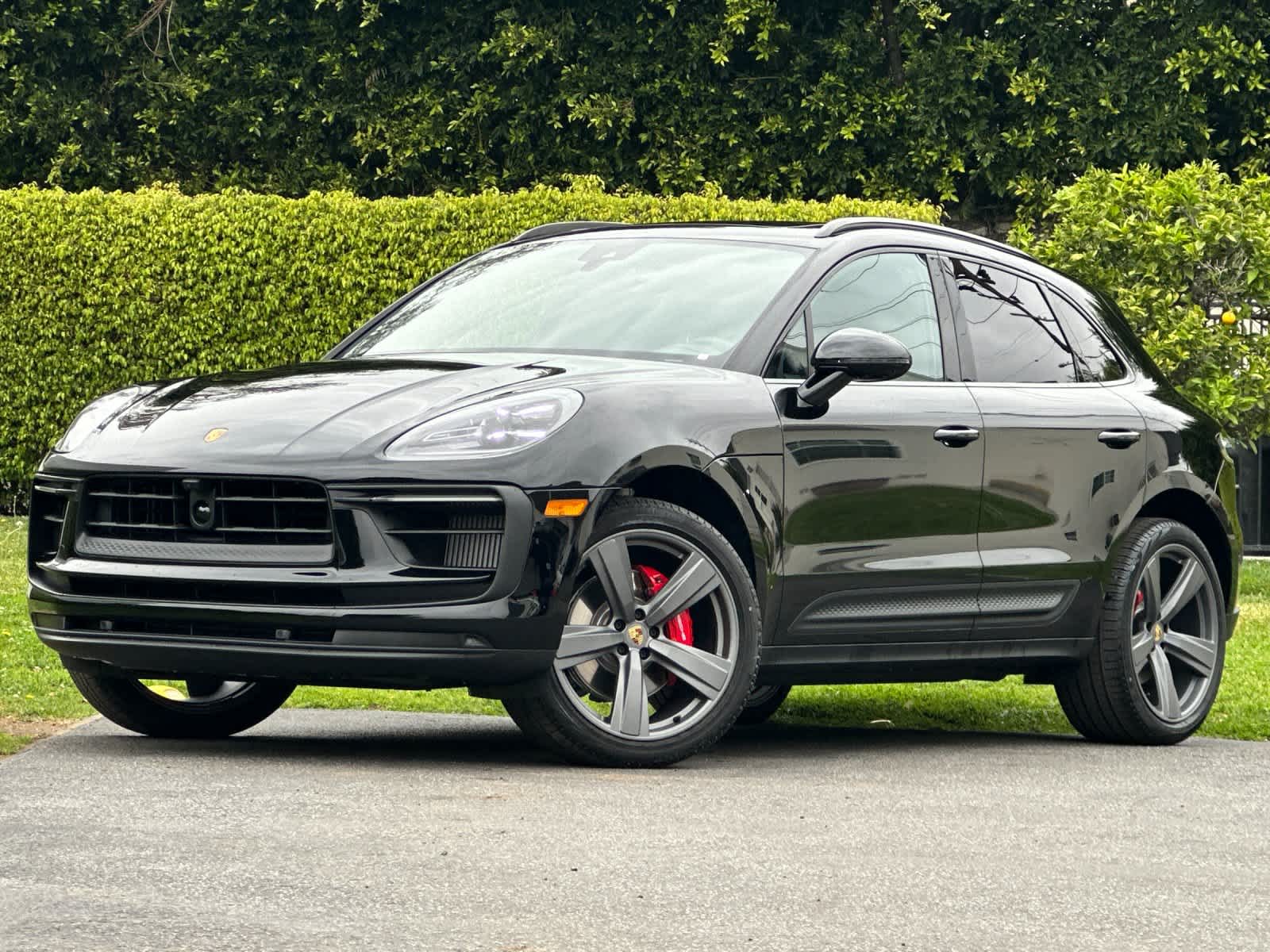 Thumbnail: 2026 Porsche Macan - 1