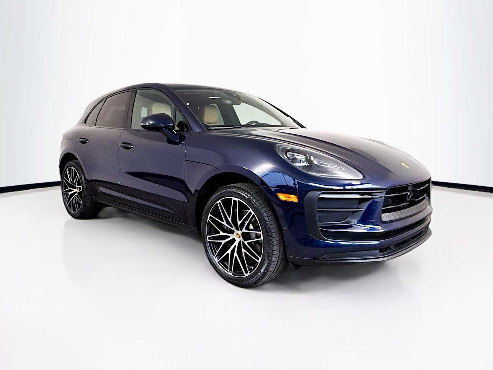 Thumbnail: 2022 Porsche Macan - 7