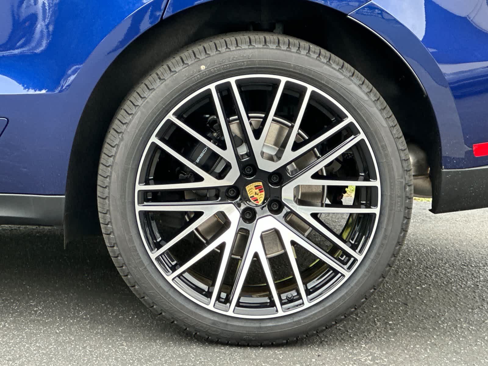 Thumbnail: 2026 Porsche Macan - 31