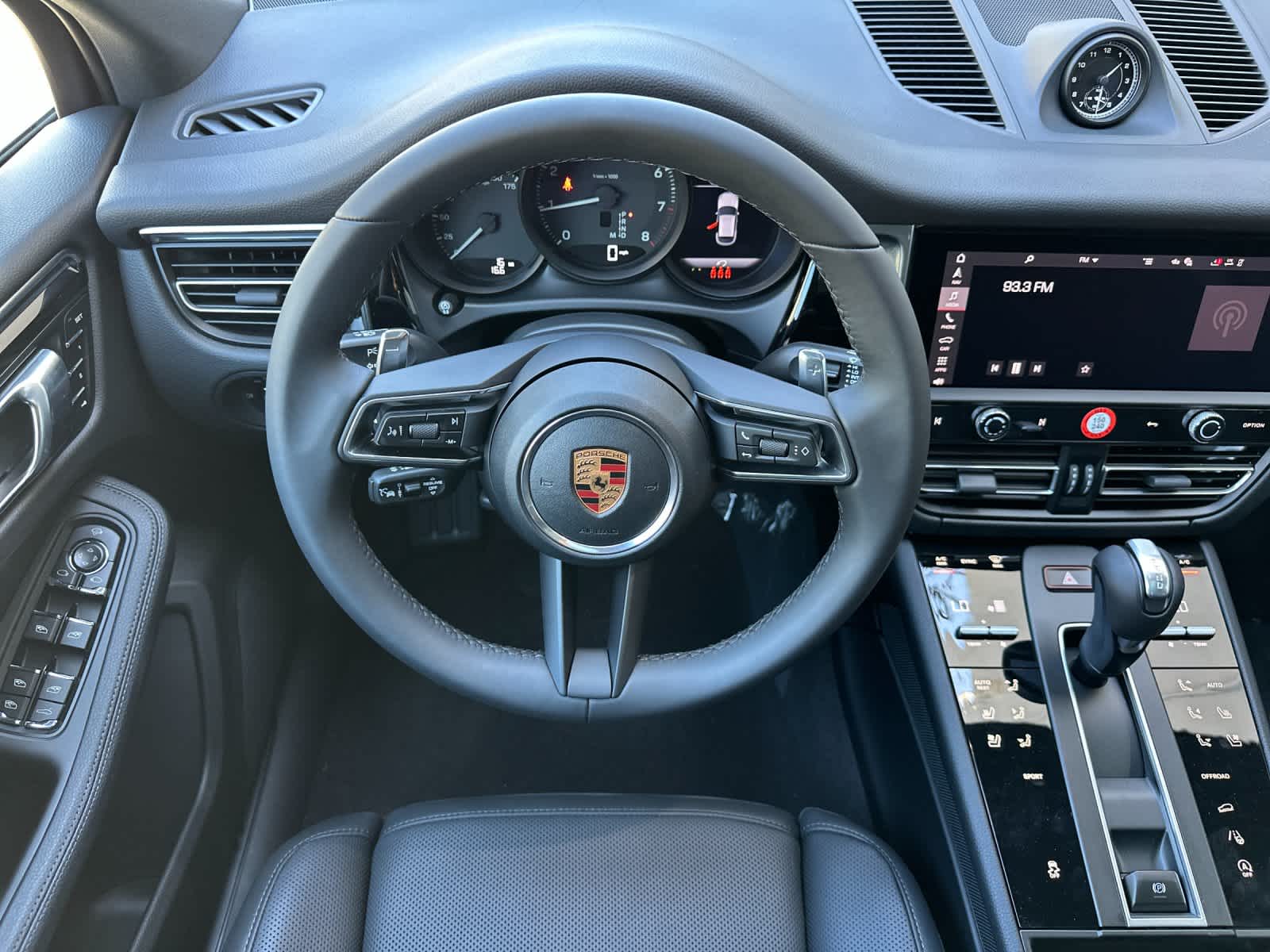 Thumbnail: 2026 Porsche Macan - 15