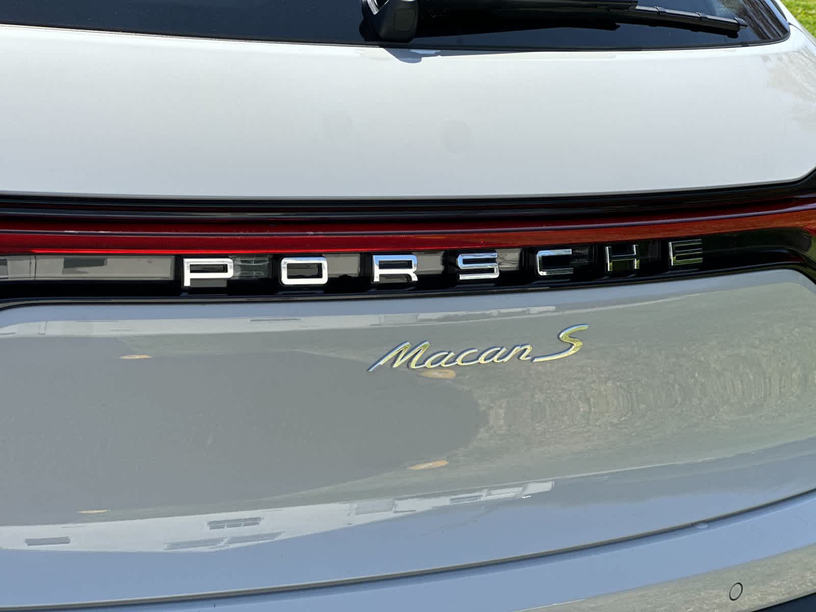 Thumbnail: 2026 Porsche Macan - 32