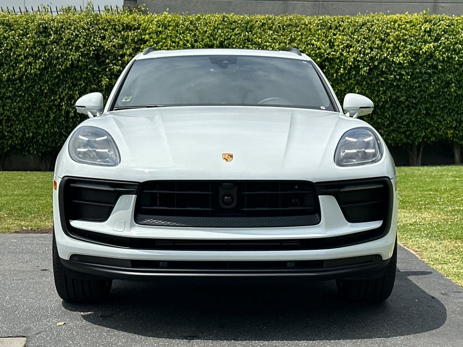 Thumbnail: 2026 Porsche Macan - 11