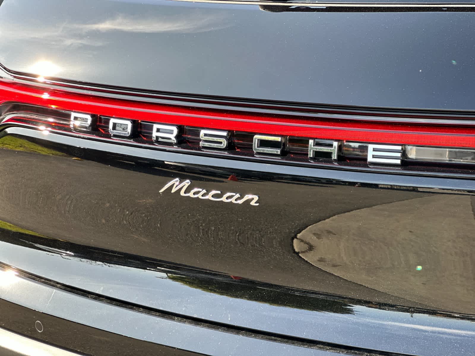 Thumbnail: 2026 Porsche Macan - 32