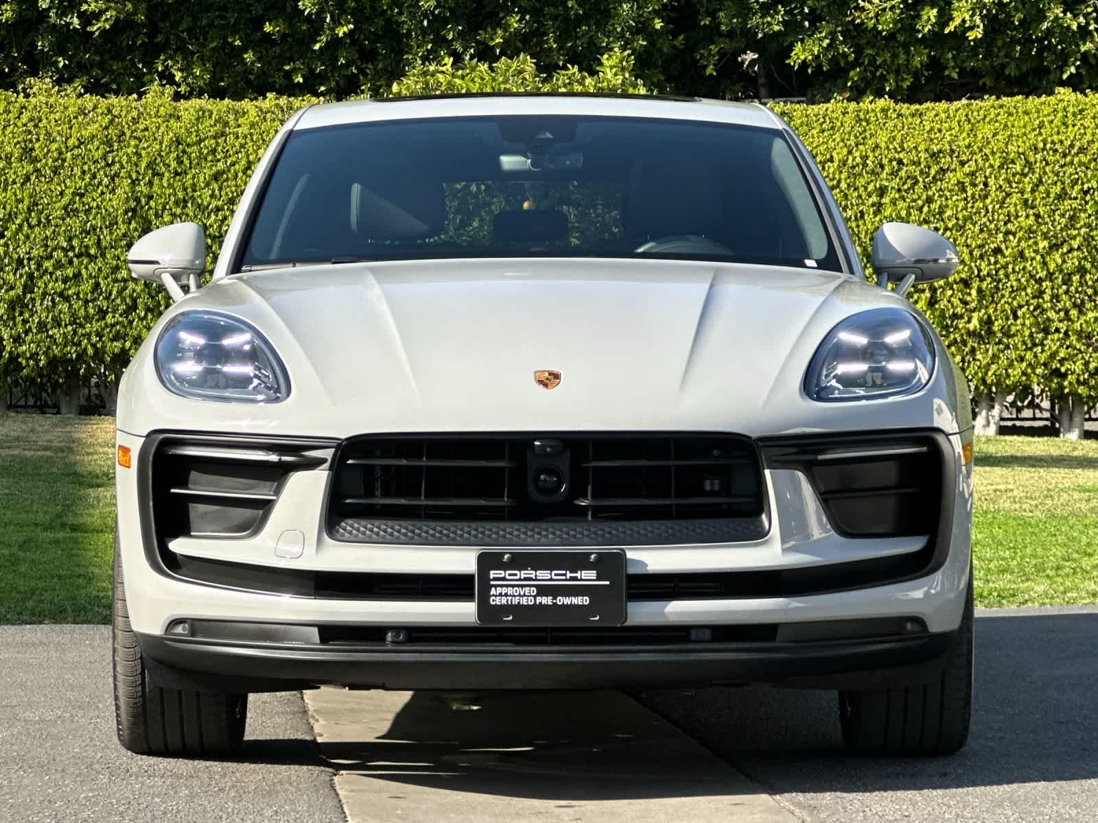 Thumbnail: 2025 Porsche Macan - 11