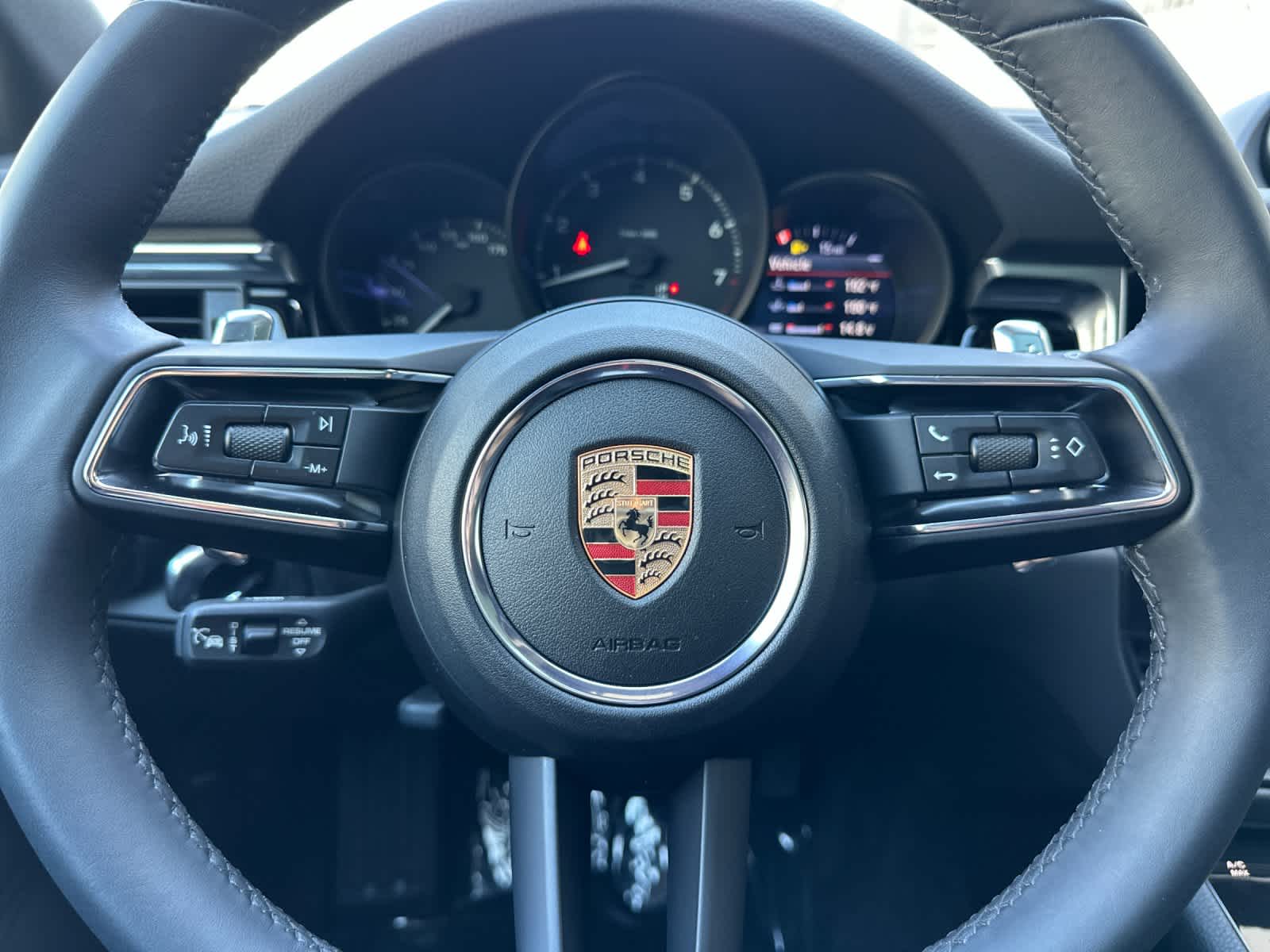 Thumbnail: 2025 Porsche Macan - 25