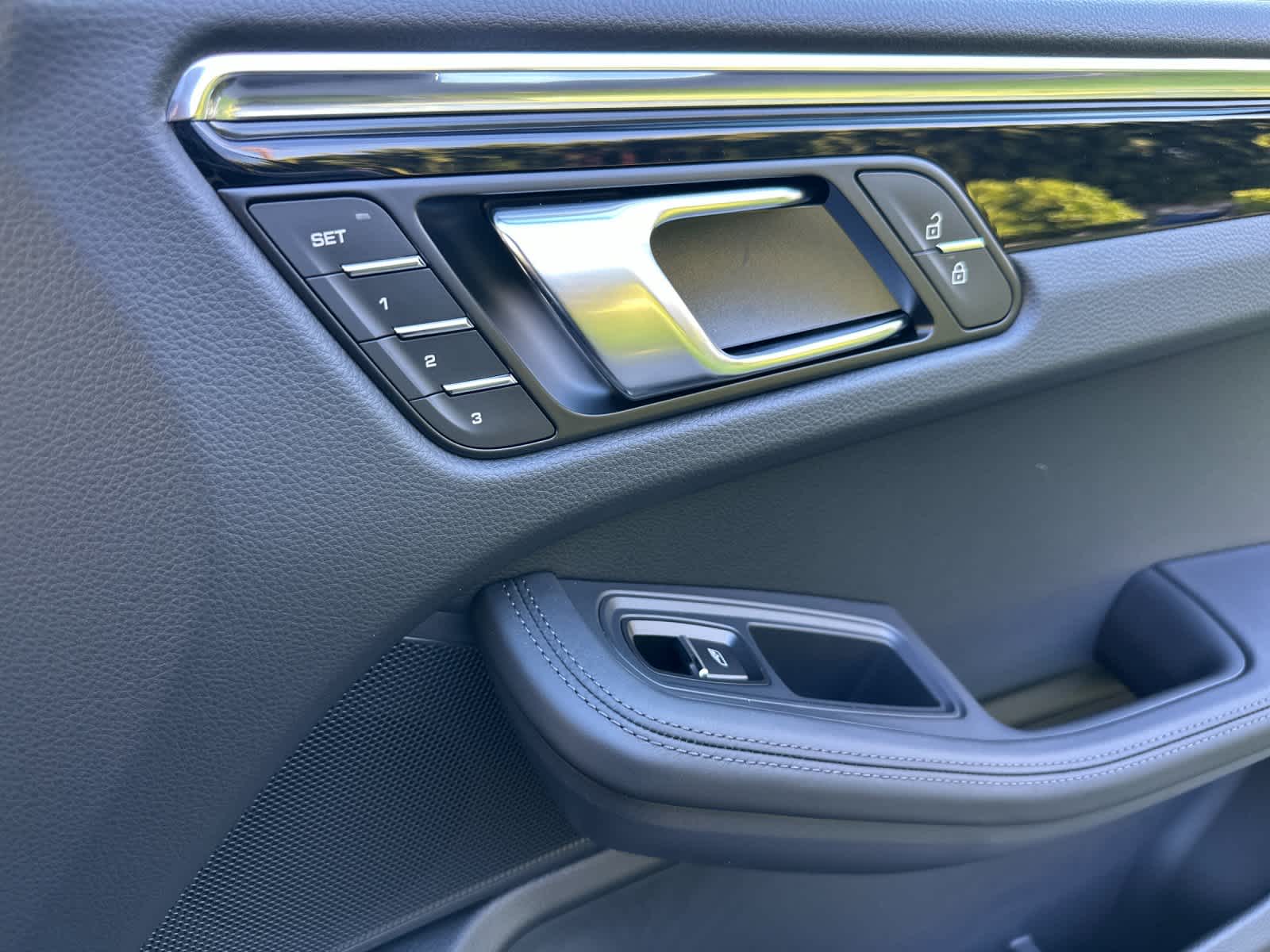 Thumbnail: 2026 Porsche Macan - 19