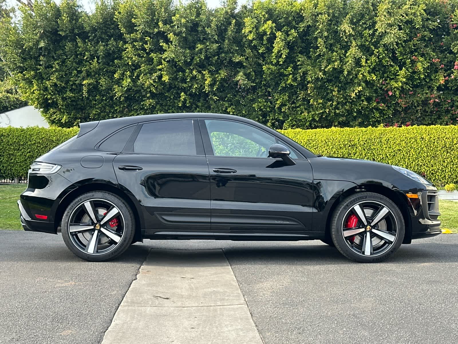 Thumbnail: 2026 Porsche Macan - 9