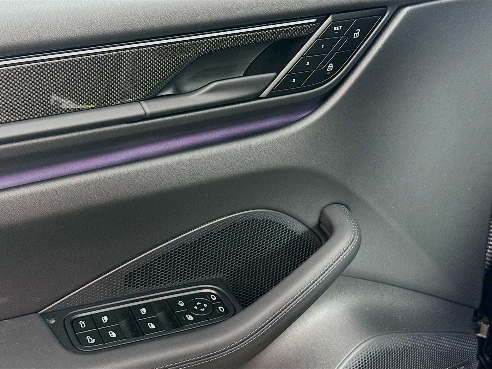 Thumbnail: 2025 Porsche Macan - 14